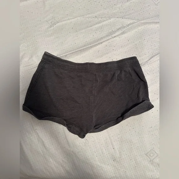 Shorts - Picture 2 of 3